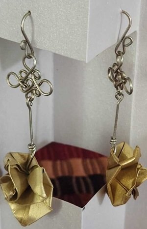 Aritos como rosas abiertas