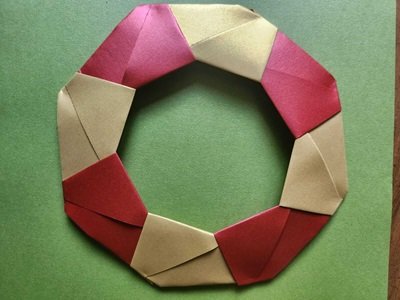 Corona navideña de 8 lados y bicolor Corona navideña de 8 lados y bicolor